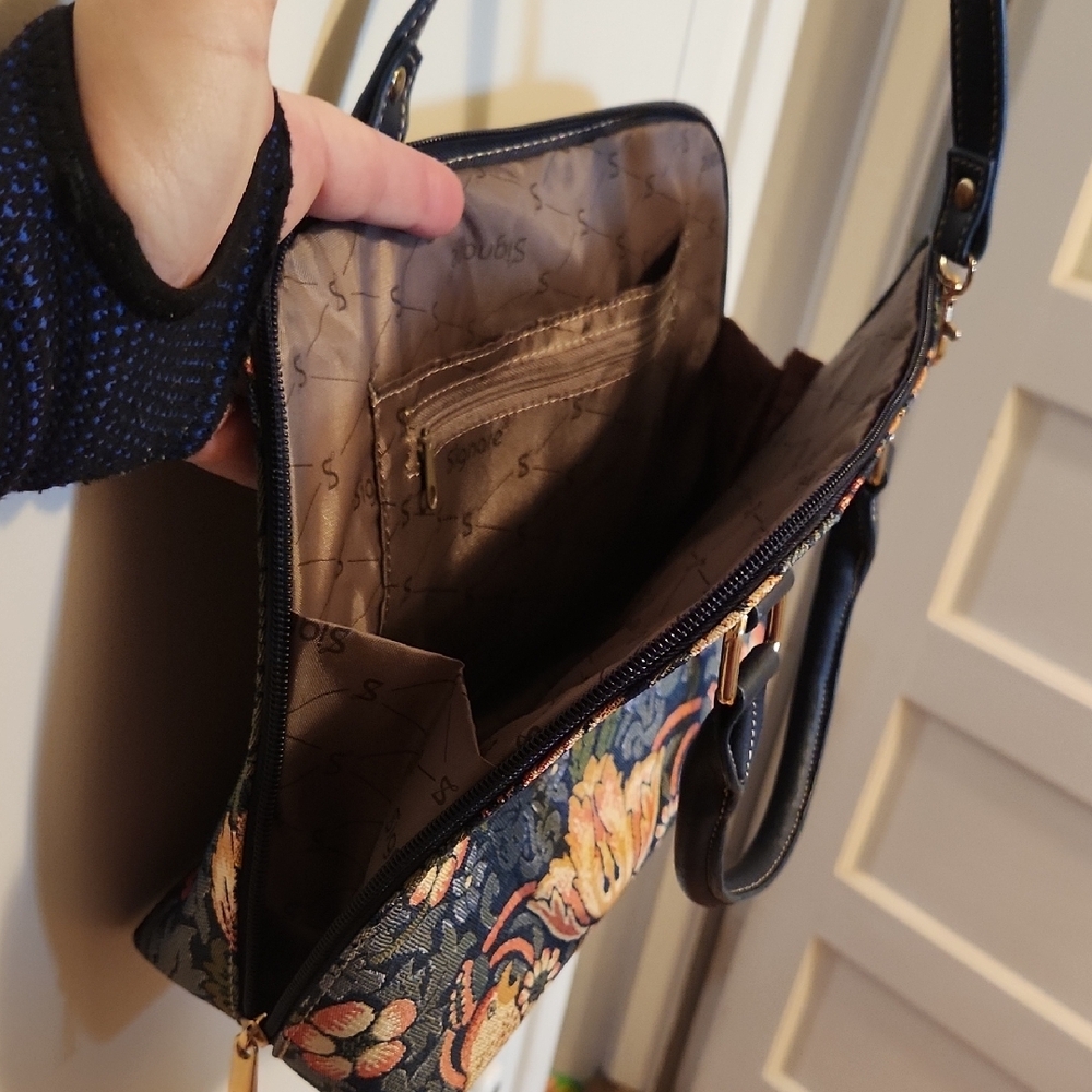 🔥William Morris' "Strawberry Theif," Floral Patterned Tapestry Handbag - Picture 3 of 7